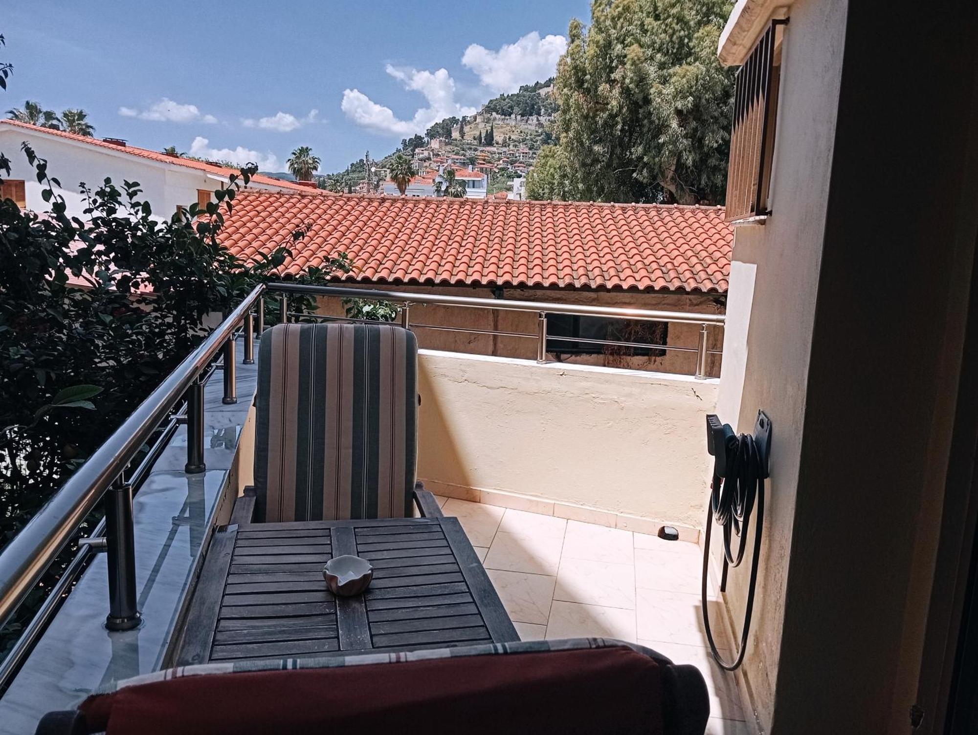 דירות נפפקטוס Zeta ' S House מראה חיצוני תמונה